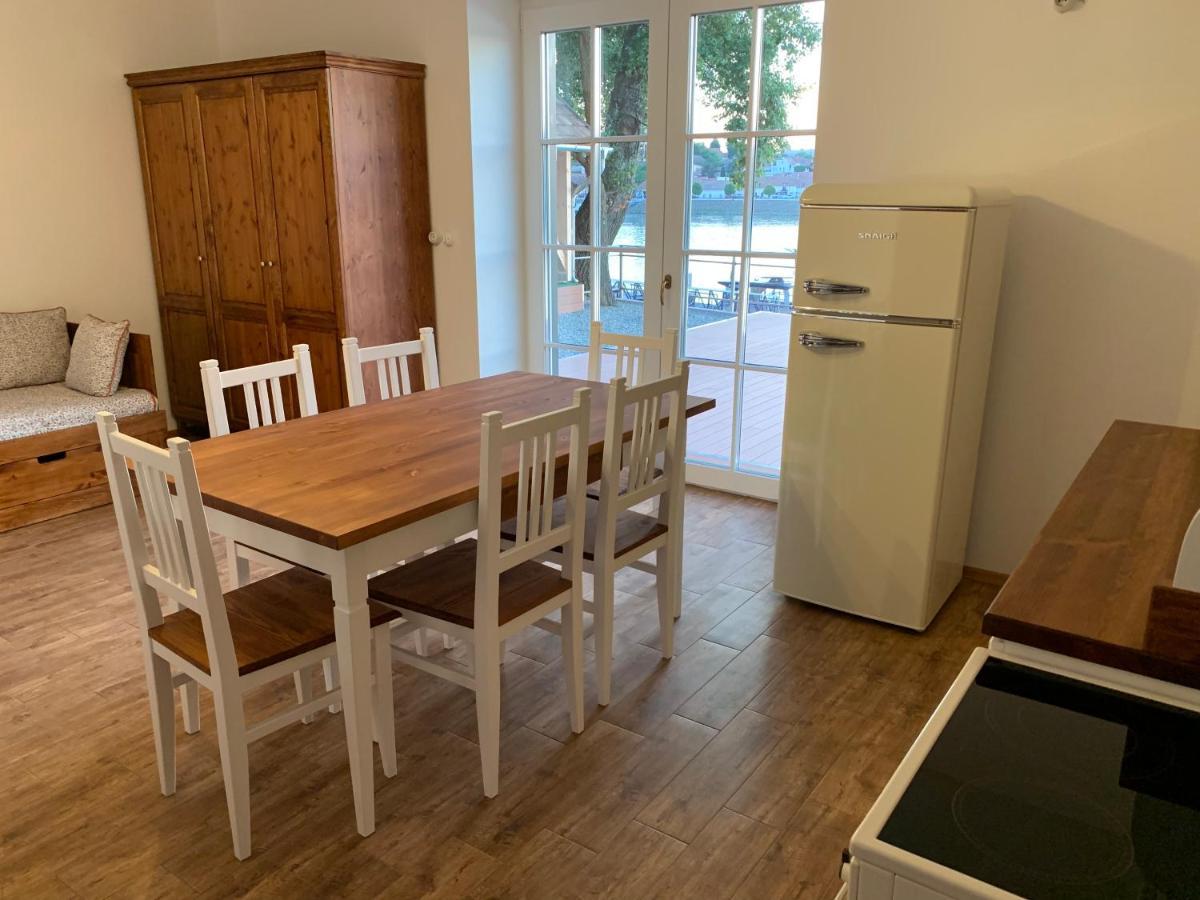 Szazesztendos Reveszhaz Apartman Szigetmonostor Buitenkant foto
