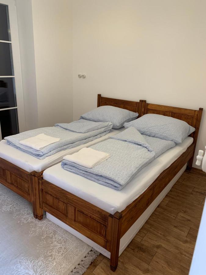 Szazesztendos Reveszhaz Apartman Szigetmonostor Buitenkant foto