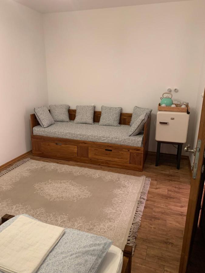 Szazesztendos Reveszhaz Apartman Szigetmonostor Buitenkant foto