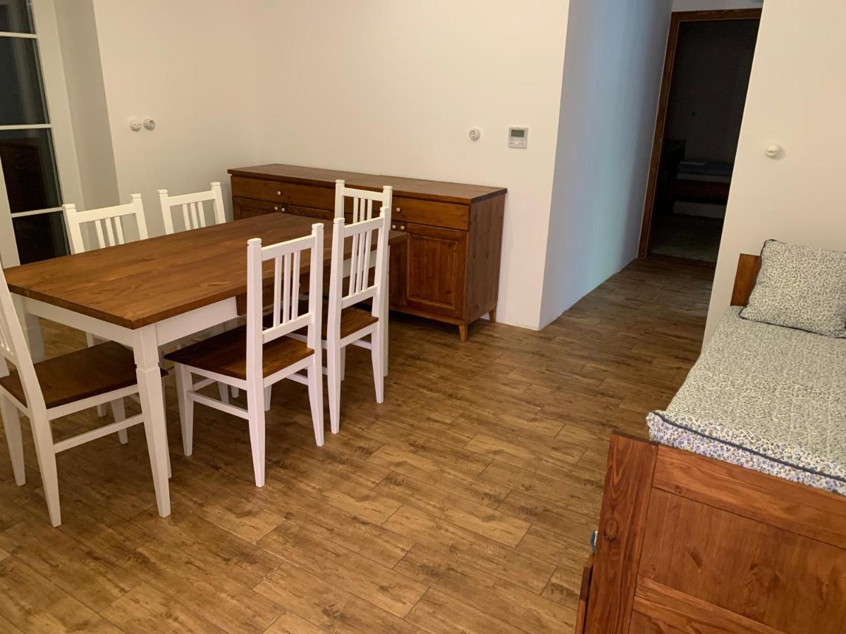 Szazesztendos Reveszhaz Apartman Szigetmonostor Buitenkant foto