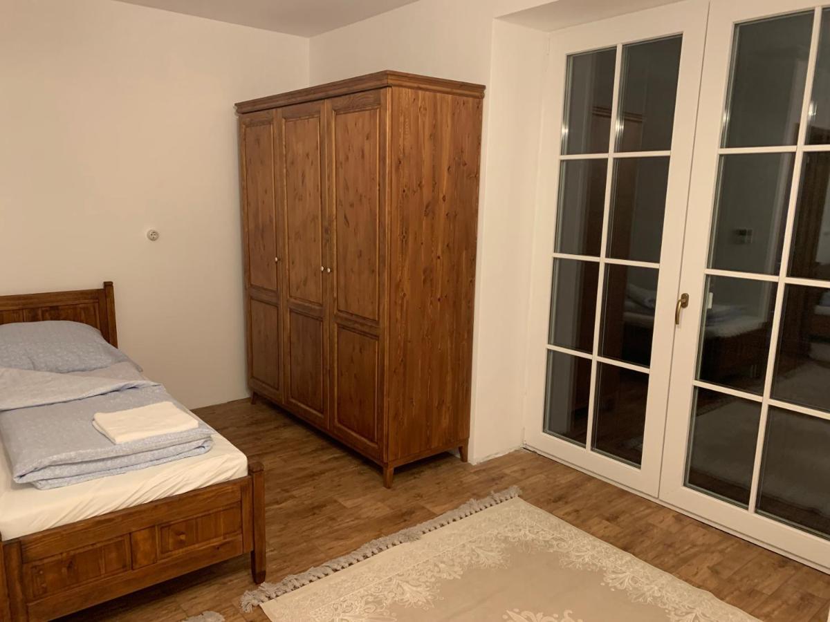 Szazesztendos Reveszhaz Apartman Szigetmonostor Buitenkant foto